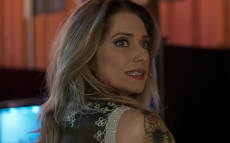 Lenita (Leticia Spiller) decidirá procurar sua filha novamente em Sol Nascente, da Globo - Reprodução/Globo