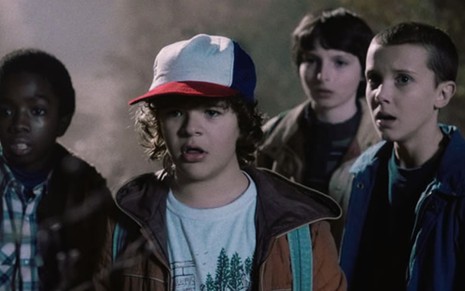 Crianças de Stranger Things agora poderão ser vistas na TV por clientes da Net que tenham Netflix - Divulgação/Netflix