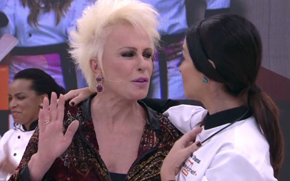 Ana Maria Braga e Cláudia Ohana se desentenderam logo no início do Super Chef 2017 - Reprodução/Globo