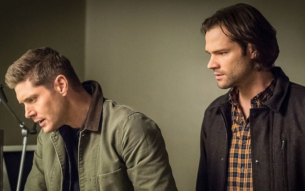 Jensen Ackles e Jared Padalecki em cena da 14ª temporada de Supernatural: aventuras finais - Divulgação/The CW