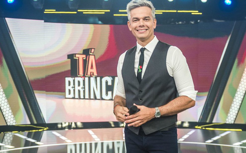 Otaviano Costa no cenário do Tá Brincando, programa que apresenta na Globo a partir deste sábado - João Miguel Júnior/TV Globo