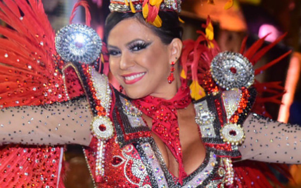 Tânia Oliveira no desfile da escola Dragões da Real no Carnaval de São Paulo deste ano - Deividi Correa/Agnews