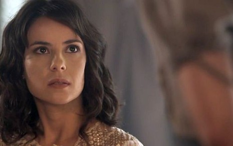 Andreia Horta (Lucinda) em cena de Tempo de Amar; vilã perderá toda a herança da mãe - Reprodução/TV Globo