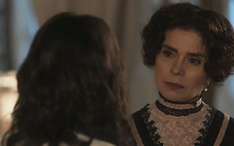 Emília (Françoise Forton) enfrentará Lucinda (Andreia Horta) em cena de Tempo de Amar - Reprodução/TV Globo