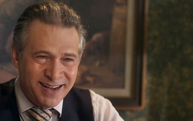 Nelson Freitas (Bernardo) em cena de Tempo de Amar; azarado se dará bem no final - Reprodução/TV Globo