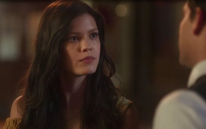Maria Vitória (Vitória Strada) se irritará durante jantar em família em cena de Tempo de Amar - Reprodução/TV Globo