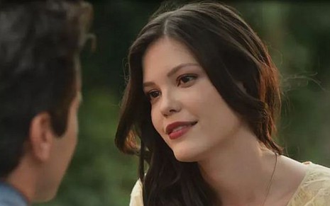 Bruno Ferrari (Vicente) e Vitória Strada (Maria Vitória) em cena de Tempo de Amar, da Globo - Reprodução/TV Globo