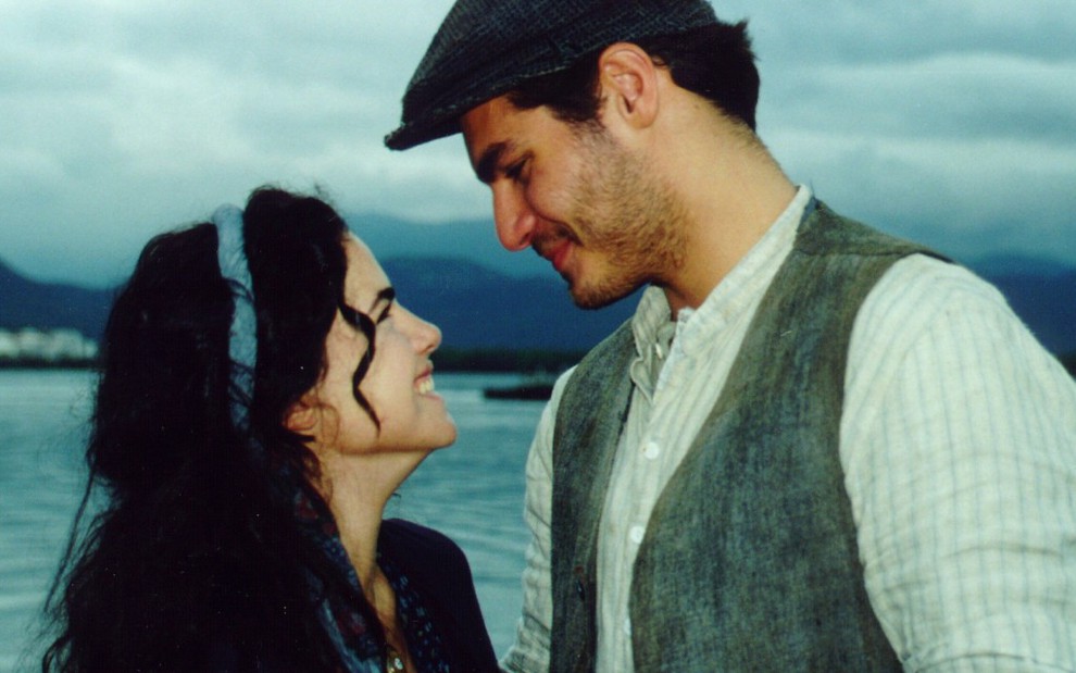 Ana Paula Arósio e Thiago Lacerda formaram o casal protagonista de Terra Nostra, novela de 1999 - Divulgação/TV Globo