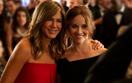 A dupla Jennifer Aniston e Reese Witherspoon em imagem da série The Morning Show, da Apple TV+ - Divulgação/Apple