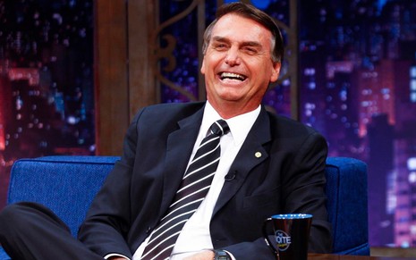 O presidente Jair Bolsonaro foi o convidado do talk-show The Noite: liderança do SBT na madrugada - DVILUGAÇÃO/SBT