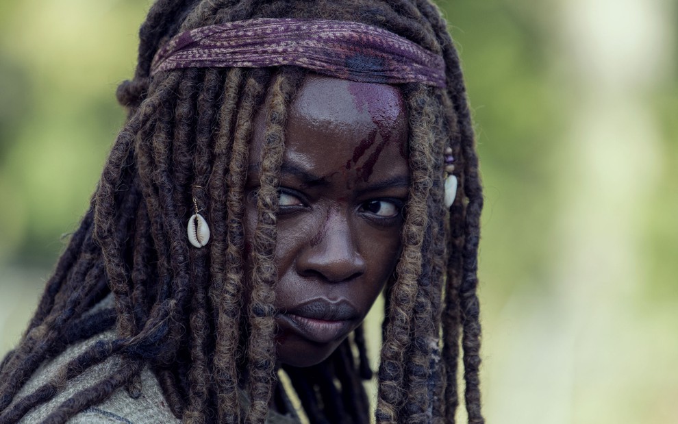A atriz Danai Gurira em imagem da nona temporada de The Walking Dead; drama zumbi ganha spin-off - Divulgação/AMC