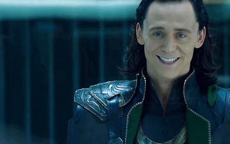 O ator Tom Hiddleston em cena como o deus nórdico Loki no filme Thor