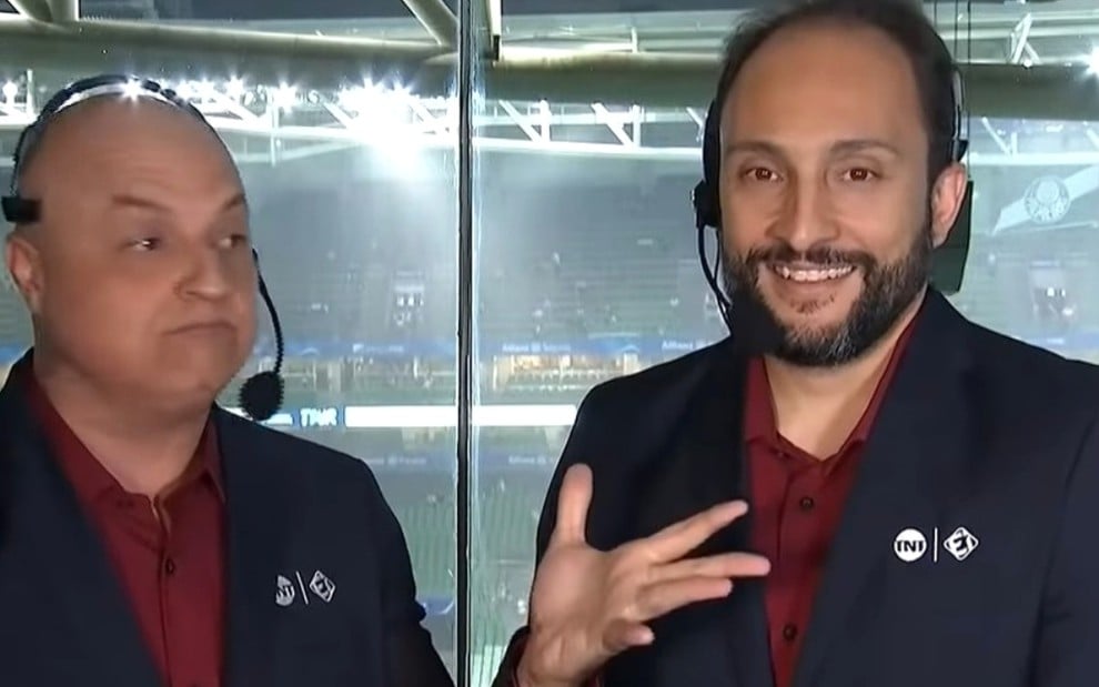 André Henning e Vitor Sérgio Rodrigues em transmissão de jogo do Brasileirão na TNT - REPRODUÇÃO/TNT