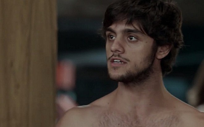 Felipe Simas (Jonatas) em cena de Totalmente Demais, novela das sete da Globo - Reprodução/TV Globo