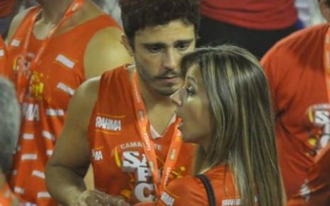 Então um casal, Thiago Rodrigues e Cristiane Dias brigaram feio num camarote da Sapucaí em 2012 - Agnews