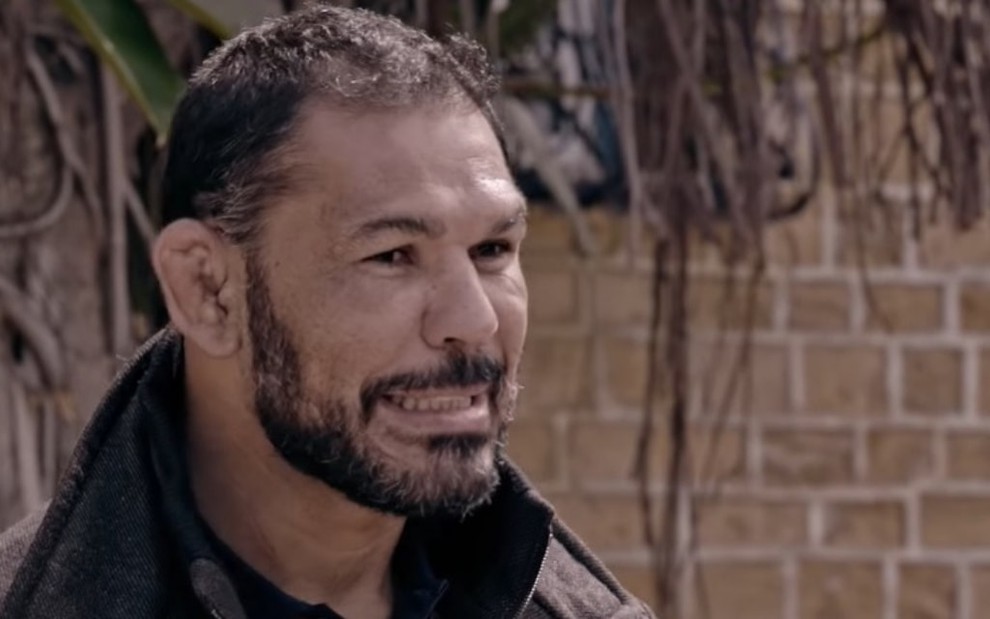 Rodrigo Minotauro em cena série Viver Para Lutar, feito pelo UFC em parceria com o Canal Combate