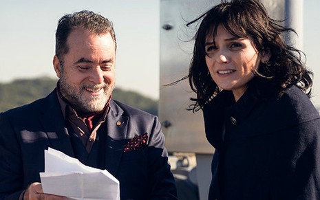 Monica Iozzi e Tony Ramos gravam cena de Vade Retro na Serra do Mar, Estado de São Paulo - Ramón Vasconcellos/TV Globo