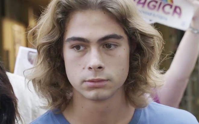 João (Rafael Vitti) irá para a cadeia por crime que não cometeu e se irritará em Verão 90 - Reprodução/TV Globo