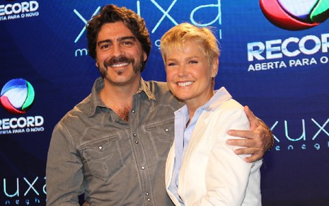 Junno Andrade foi promovido a repórter do Dancing Brasil e trabalhará ao lado de sua namorada, Xuxa - EDU MORAES/RECORD TV