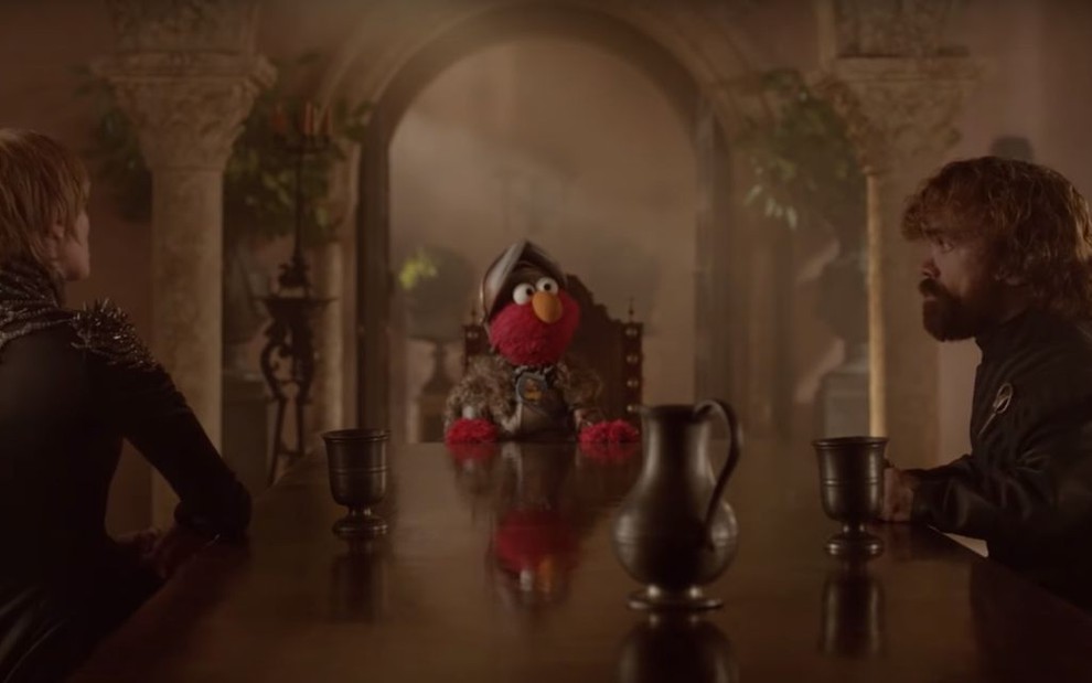 Cersei (Lena Headey) e Tyrion (Peter Dinklage) têm encontro mediado por Elmo, da Vila Sésamo - Reprodução/YouTube