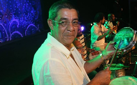 Zeca Pagodinho em sua festa de aniversário de 60 anos, em fevereiro; golpista se passou pelo cantor - DIVULGAÇÃO/MURILO TINOCO