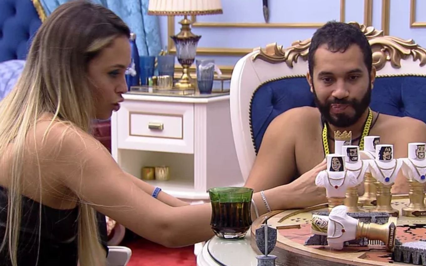 Gilberto E Sarah Fazem A Caveira De Juliette Para Fiuk No Bbb21