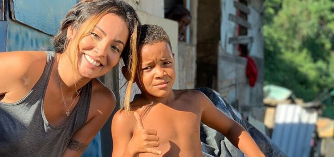 Em relato emocionante, Carol Nakamura anuncia adoção de menino que