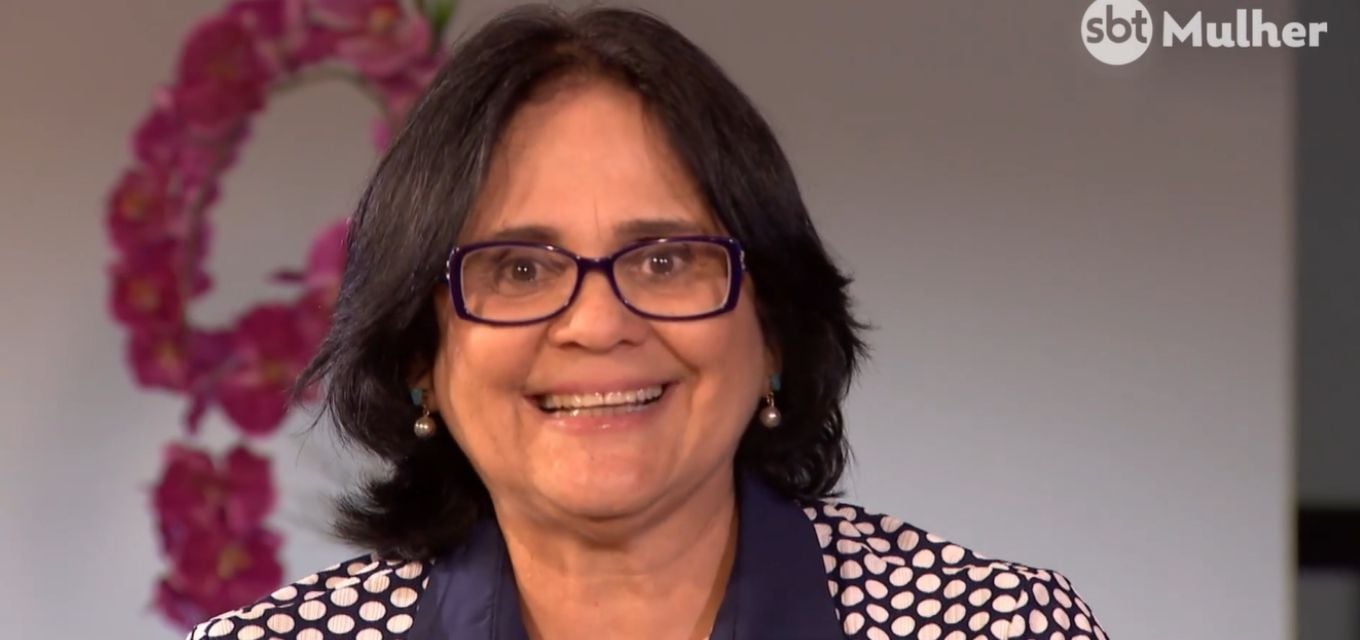 Aos 55 anos, ministra Damares Alves procura marido: 'Acredito em príncipe  encantado' · Notícias da TV