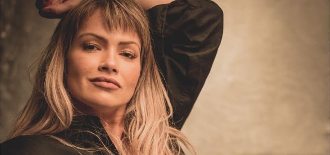 Instagram Xixi4 Fani Pacheco Assume Que Foto Peladona Fazendo Xixi Foi Para Causar Cachoeira Noticias Da Tv