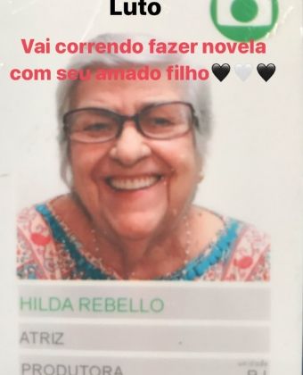 Crachá de Hilda na Globo postado pela filha na web