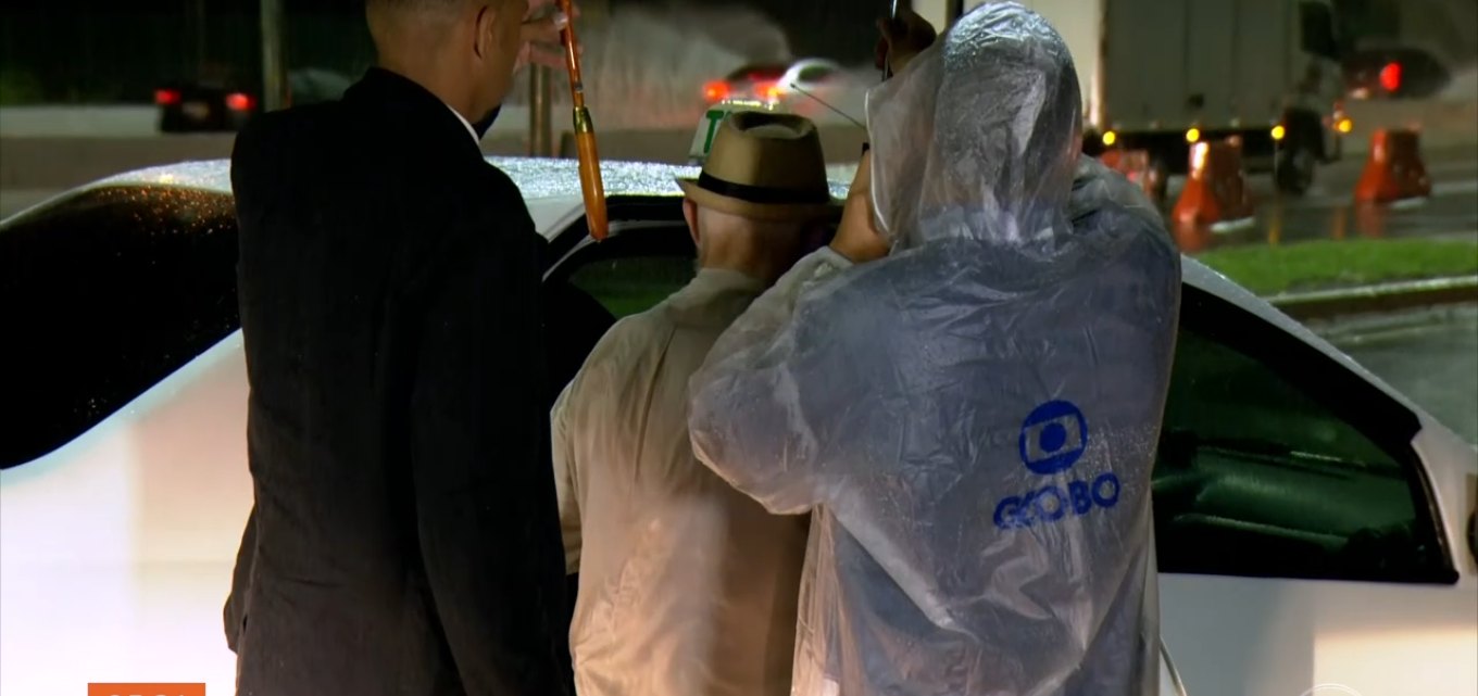 Repórter da Globo fica presa na mesma enchente que tirou a vida de idosa de  88 anos - Área VIP