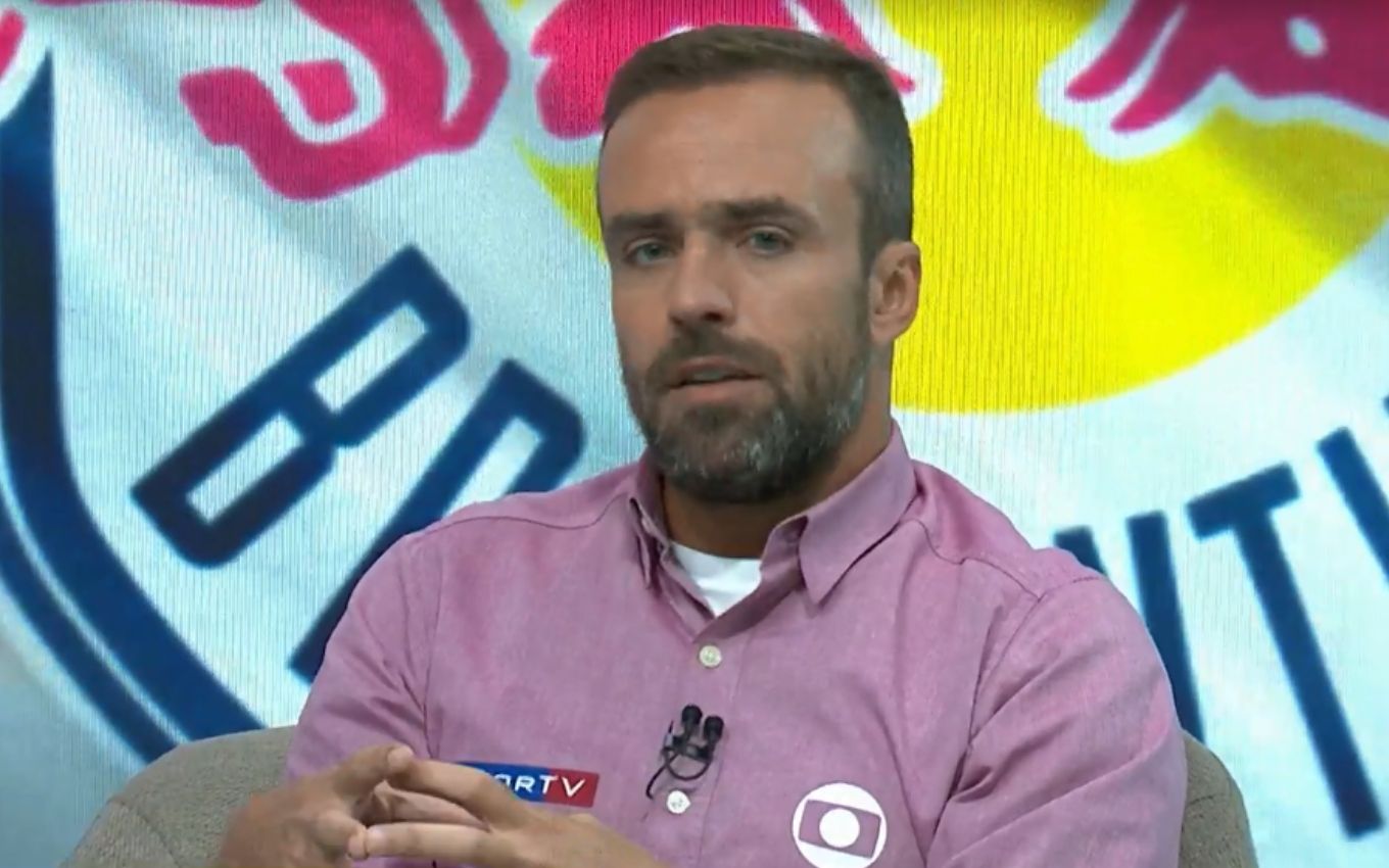 DECEPCIONANTE! Roger Flores critica desempenho de medalhão do Flamengo contra Central Córdoba.