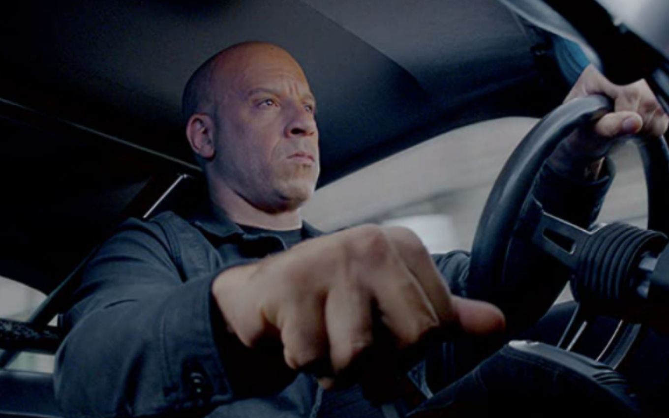 SIC - CINEMA: 'VELOCIDADE FURIOSA 8' - ESTREIA - 17h45 🎬🍿 Neste mundo  feito de carros modificados e velozes, Dominic Toretto parece ter-se virado  contra os membros da sua própria família Já
