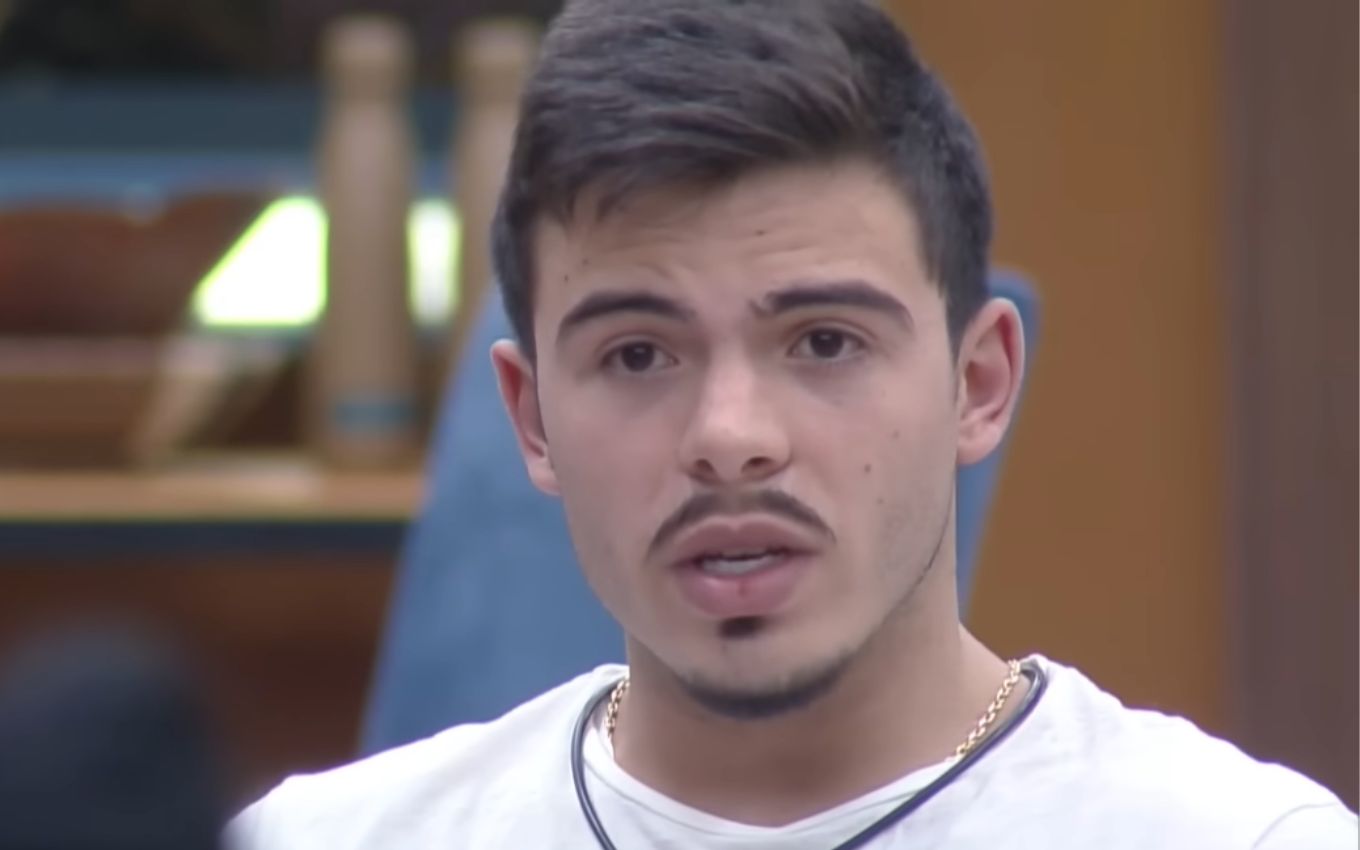 Thomaz Costa Expõe Por Que Pediu Para Sair E Detona Deolane · Notícias Da Tv Plantão Dos Lagos 7787