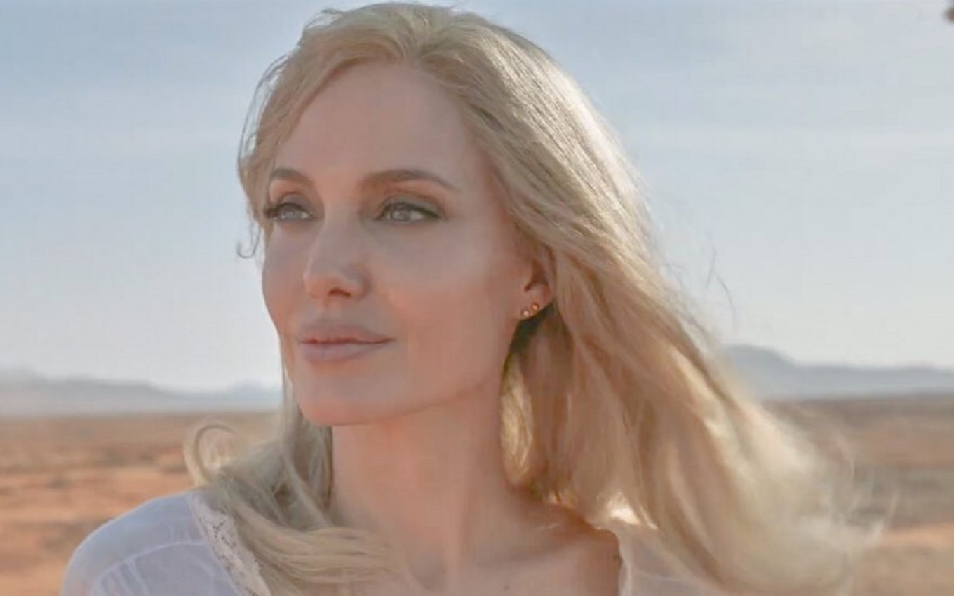 Anjelina Jolie em cena de Eternos