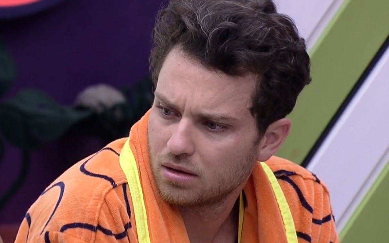 ‘Plebeu’ en BBB 22, Lucas se convierte en una broma al deshacerse de la bata de capitán TV News