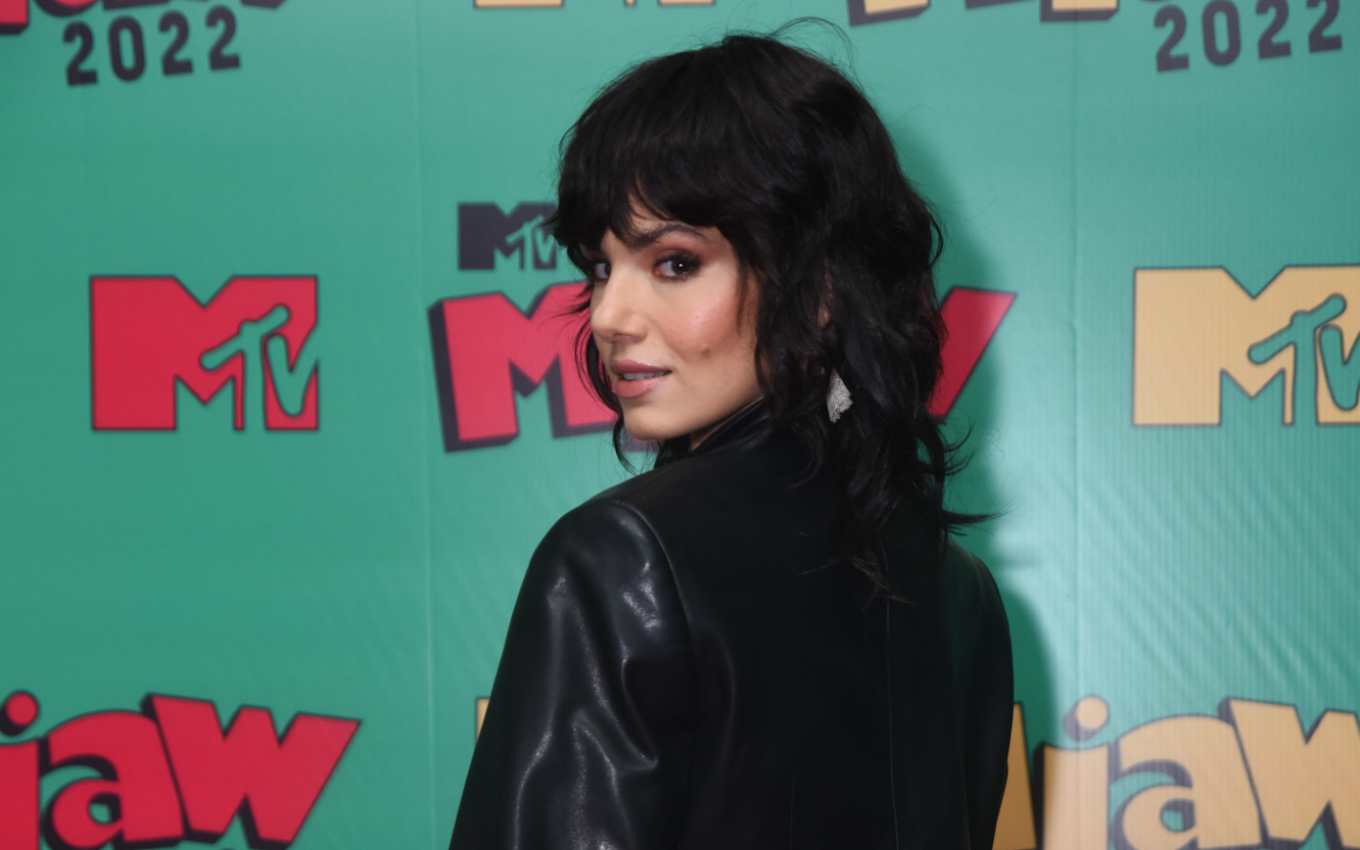 Camila Queiroz no MTV Miaw