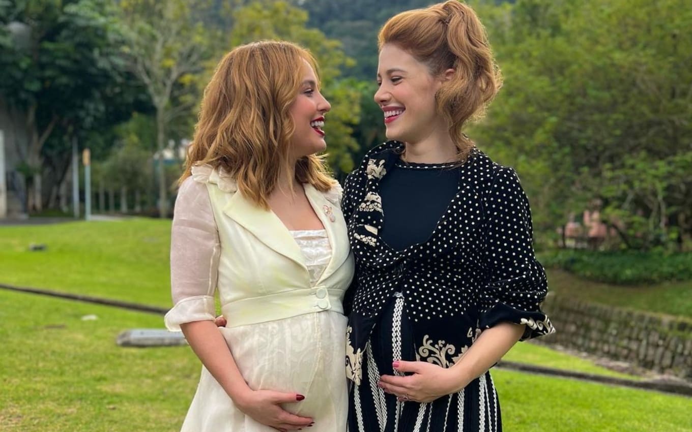 Isadora (Larissa Manoela) e Arminda (Caroline Dallarosa) estarão grávidas de cinco meses
