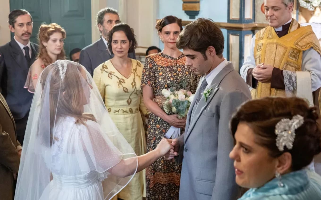 Casamento de Isadora (Larissa Manoela) e Davi (Rafael Vitti) será interrompido por desgraça em Além da Ilusão