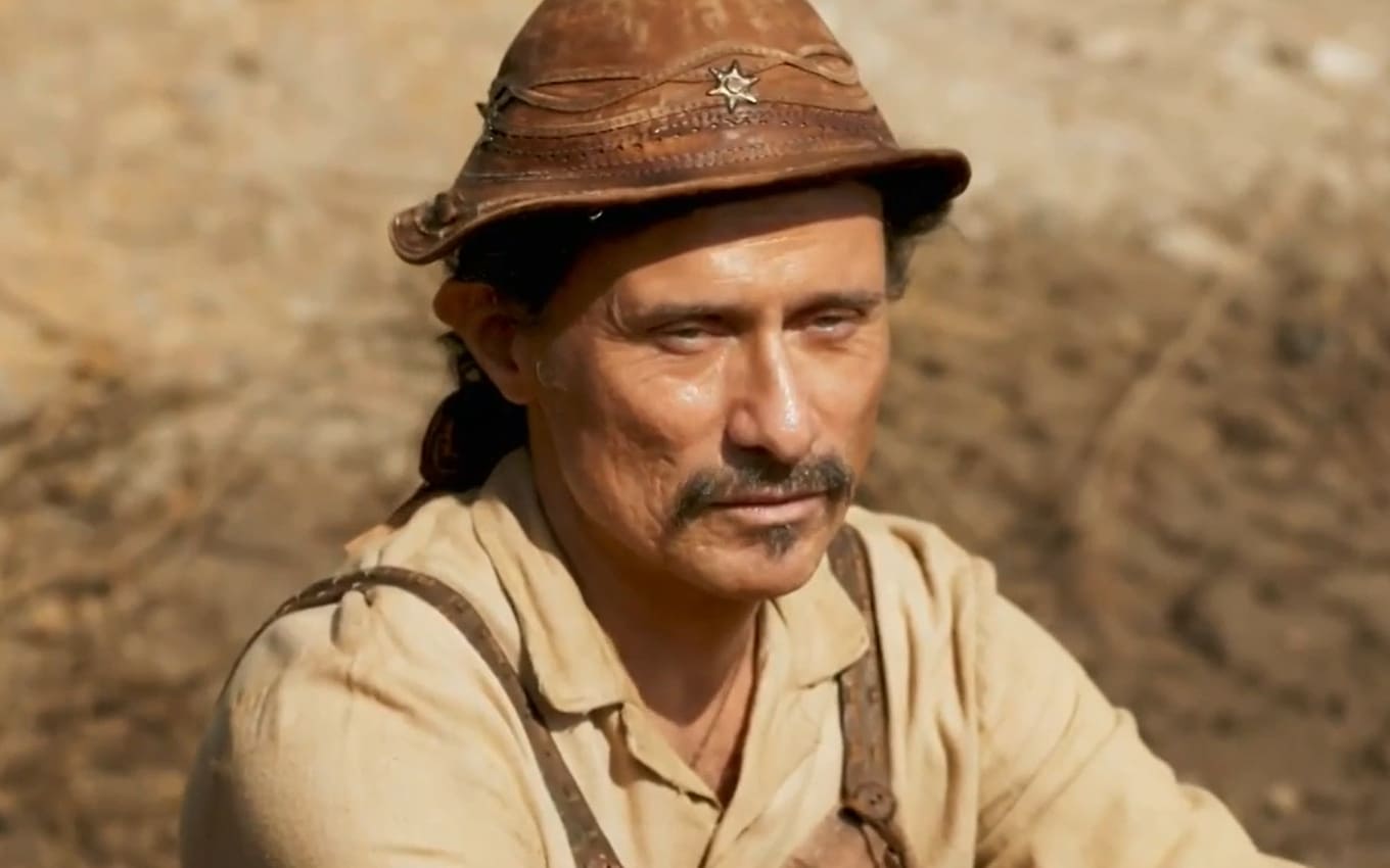 Timbó (Enrique Diaz) será contratado por Zé Paulino (Sergio Guizé)