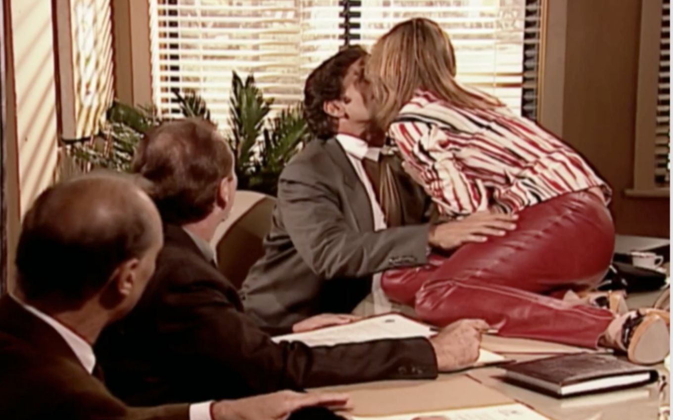 Lidiane beijará o marido em uma reunião 