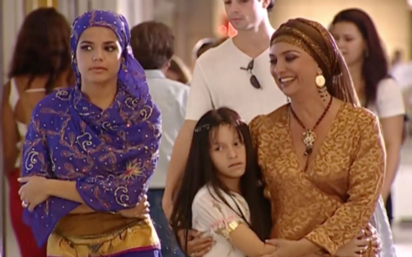 Ranya, Khadija e Nazira em cena de O Clone