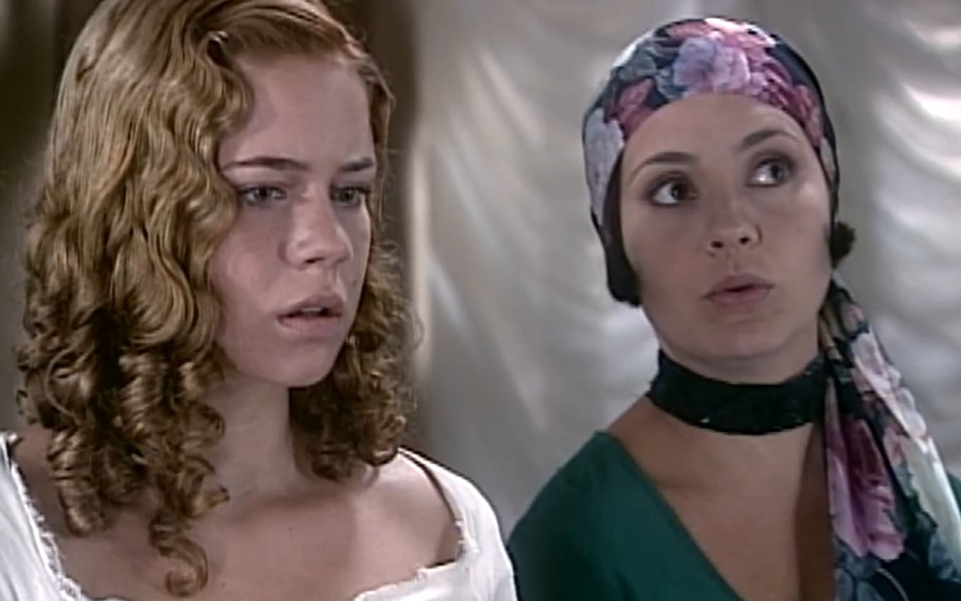 Bianca (Leandra Leal) é encurralada por Catarina (Adriana Esteves) em O Cravo e a Rosa