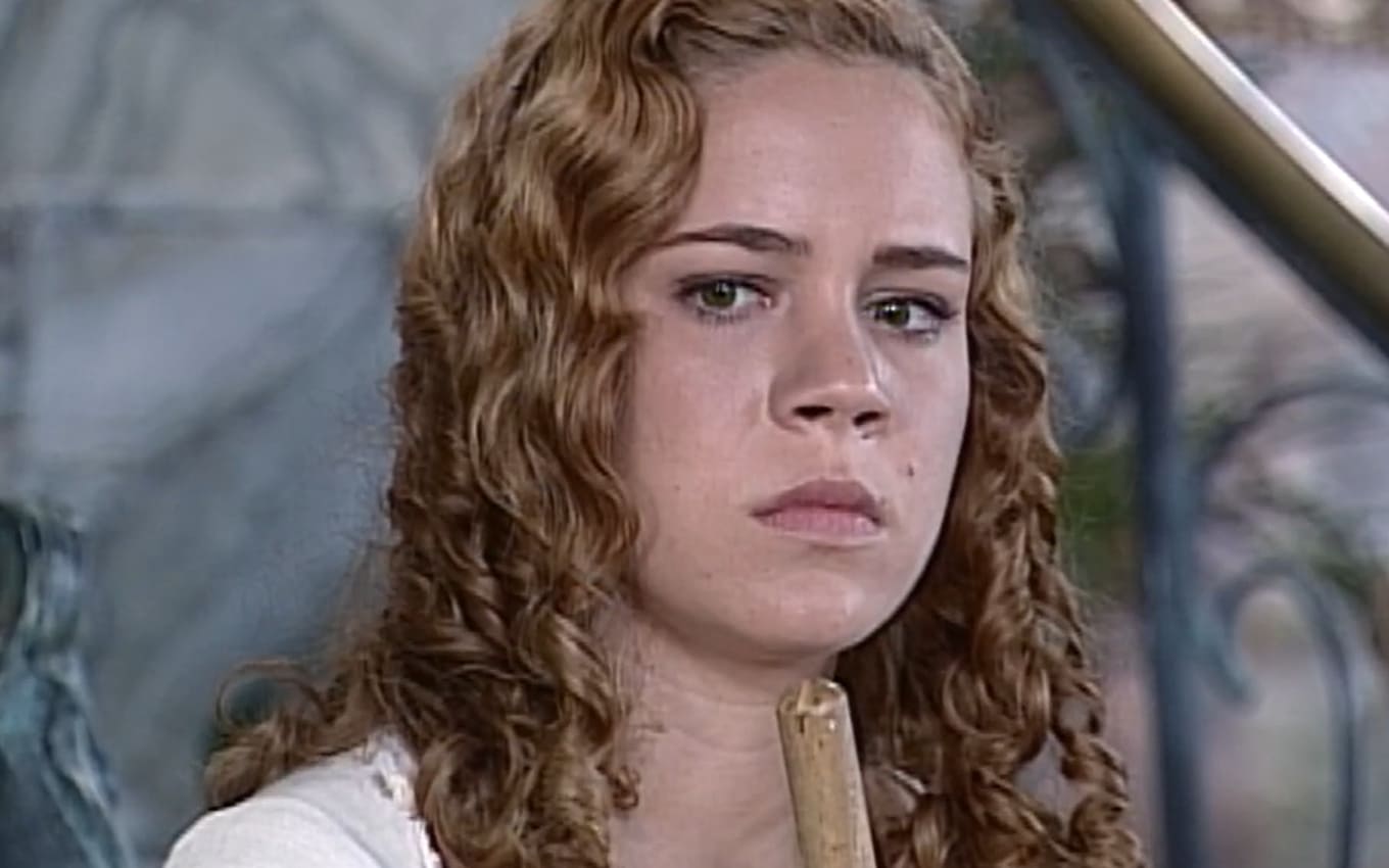 Bianca (Leandra Leal) passará maus bocados na mão de Marcela (Drica Moraes) em O Cravo e a Rosa