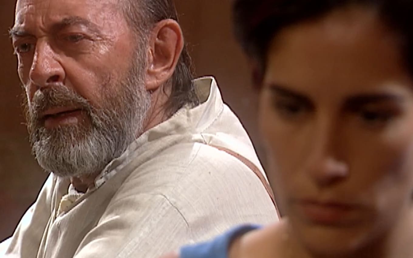Geremias (Raul Cortez) concluirá que Rafaela (Gloria Pires) tentou o matar em O Rei do Gado