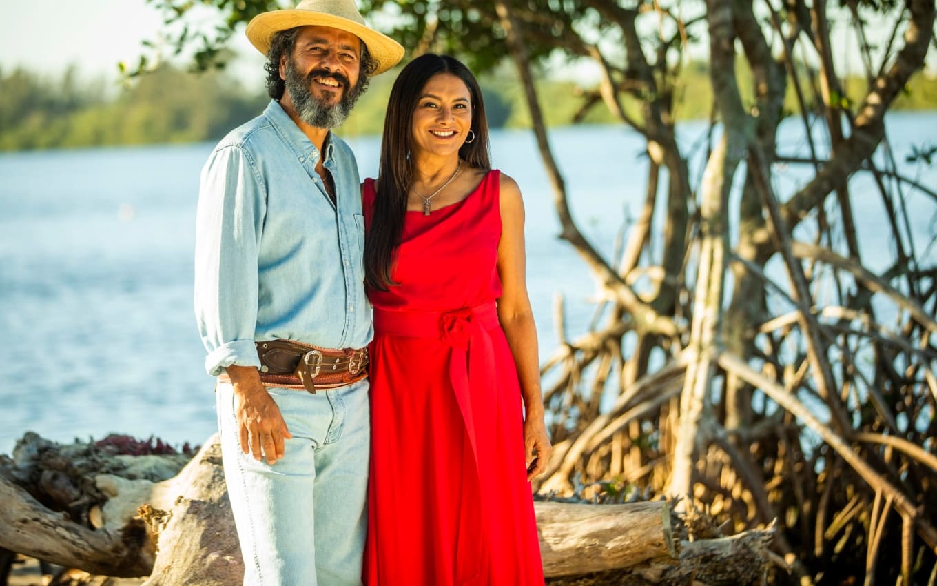José Leôncio (Marcos Palmeira) e Filó (Dira Paes) em casamento de Pantanal