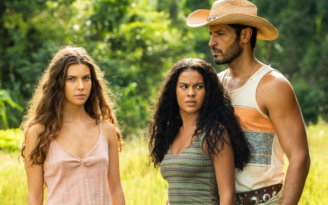 Juma (Alanis Guillen), Muda (Bella Campos) e Levi (Leandro Lima) em Pantanal