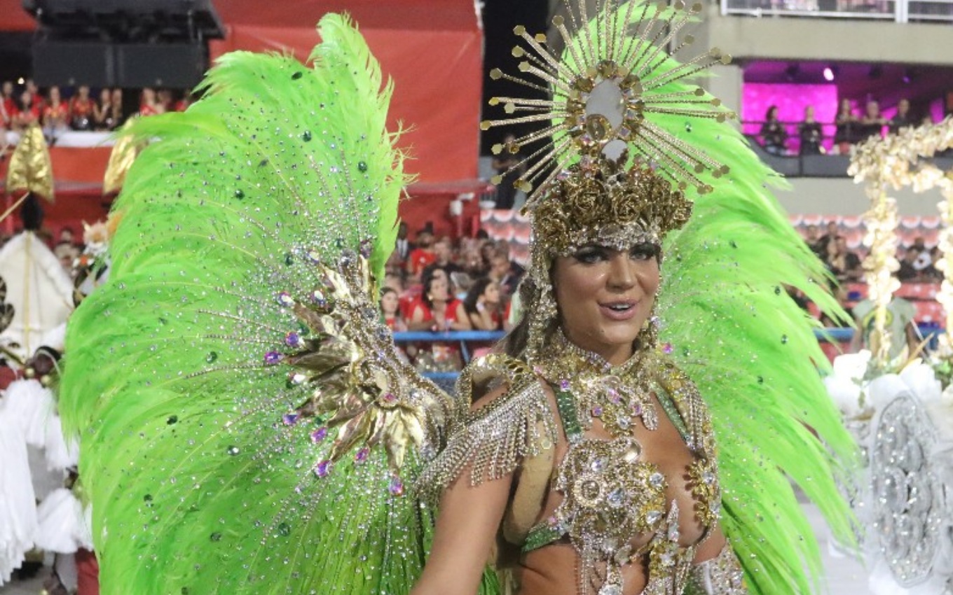 Harianey Almeida desfila no Carnaval