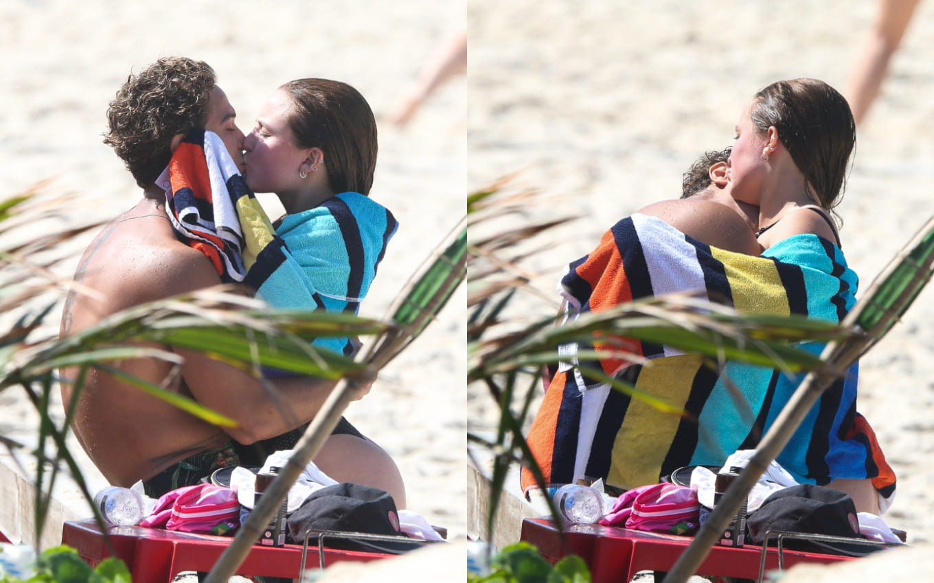 Larissa Manoela e André Luiz Frambach se beijam em canto da praia
