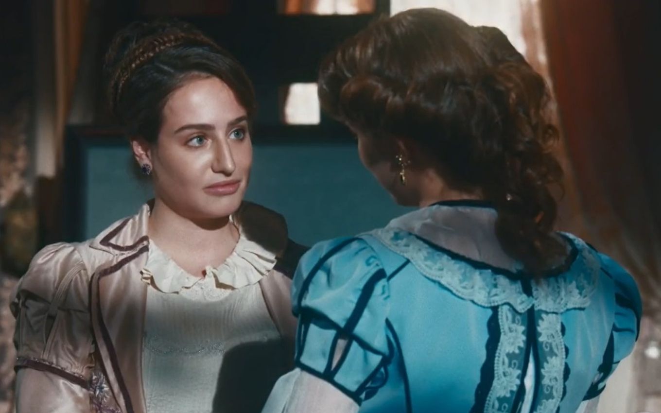 Leopoldina conversa com Isabel na novela